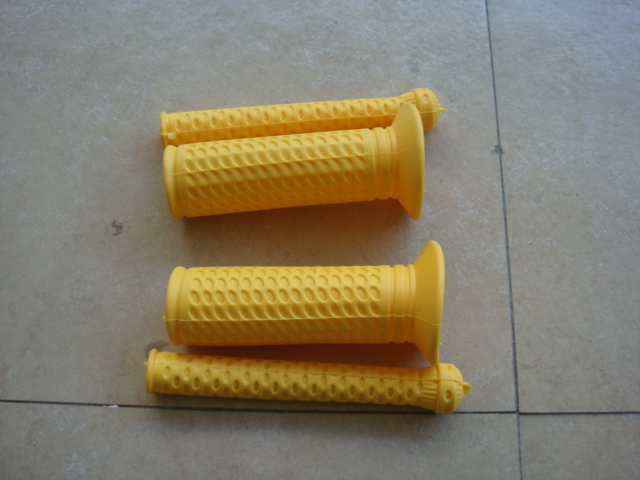 RUBBER HAND GRIP WITH FINGER COVER ONE